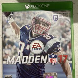 madden 17 xbox One (shipping Available) 