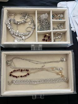 Jewelry box