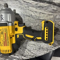 Dwalt Impact Drill
