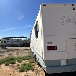 Clean title, 1999 RV