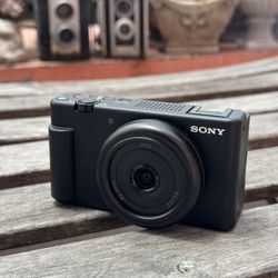 Sony ZV-1F Digital Vlogging Camera 