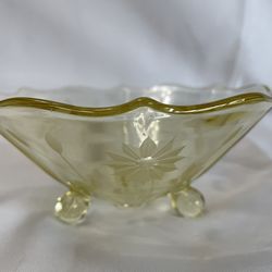 1930’s Fostoria Topaz Yellow Floral Etched 3 Footed Bowl