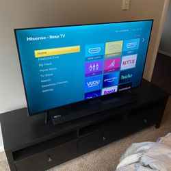 51inch Hi Sense Led Roku Smart TV Come With ilive 37inch Sound Bar & Tv Stand
