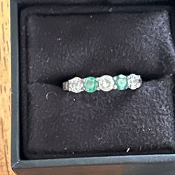 925 Sterling Silver Gemstone Ring A Beautiful Piece 71/2 Size