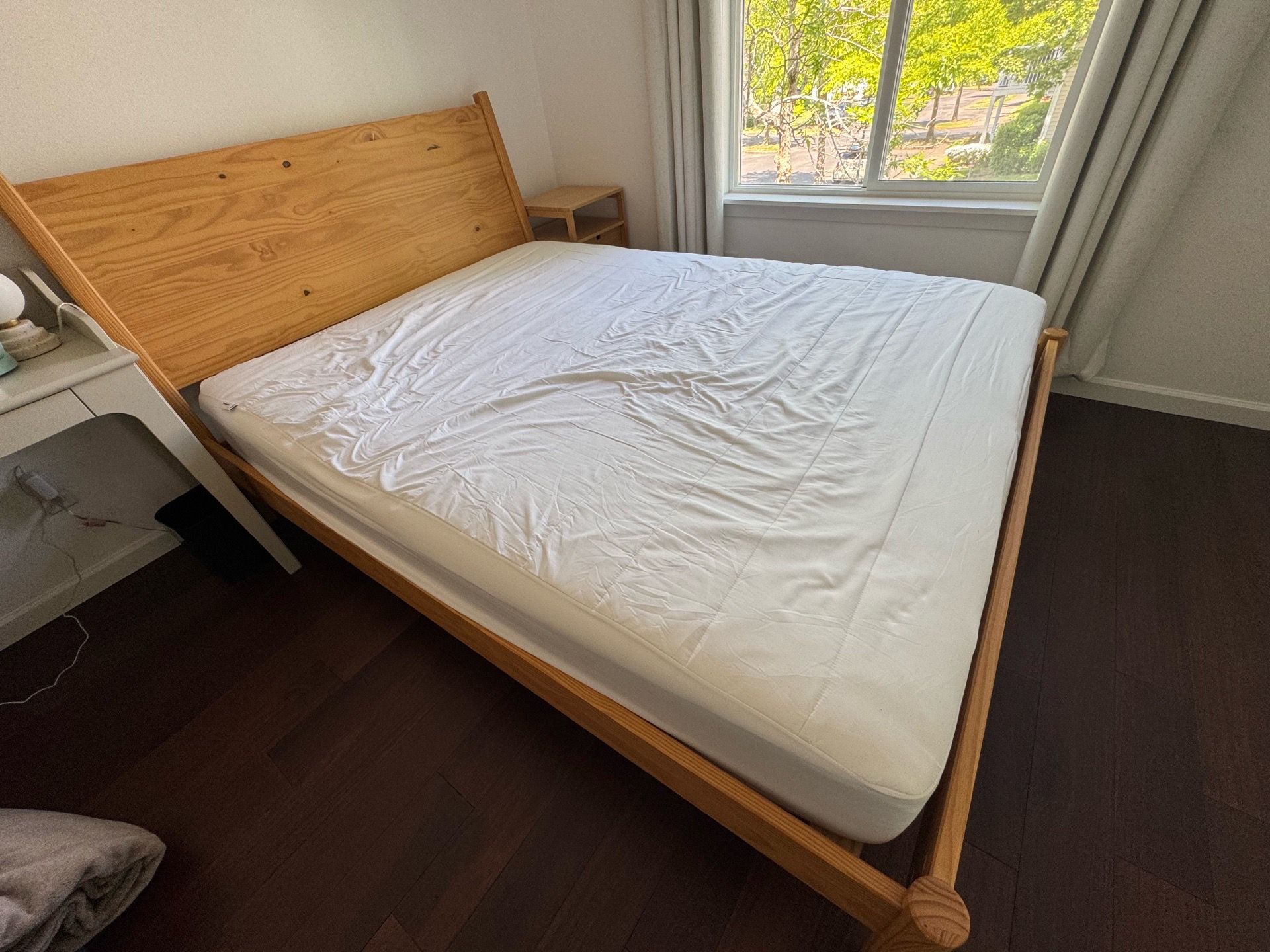 Queen Bed, Mattress, Table combo