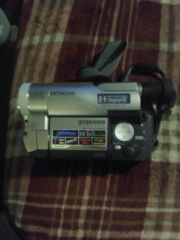 Hitachi Digital 8 Model VM-D865LA