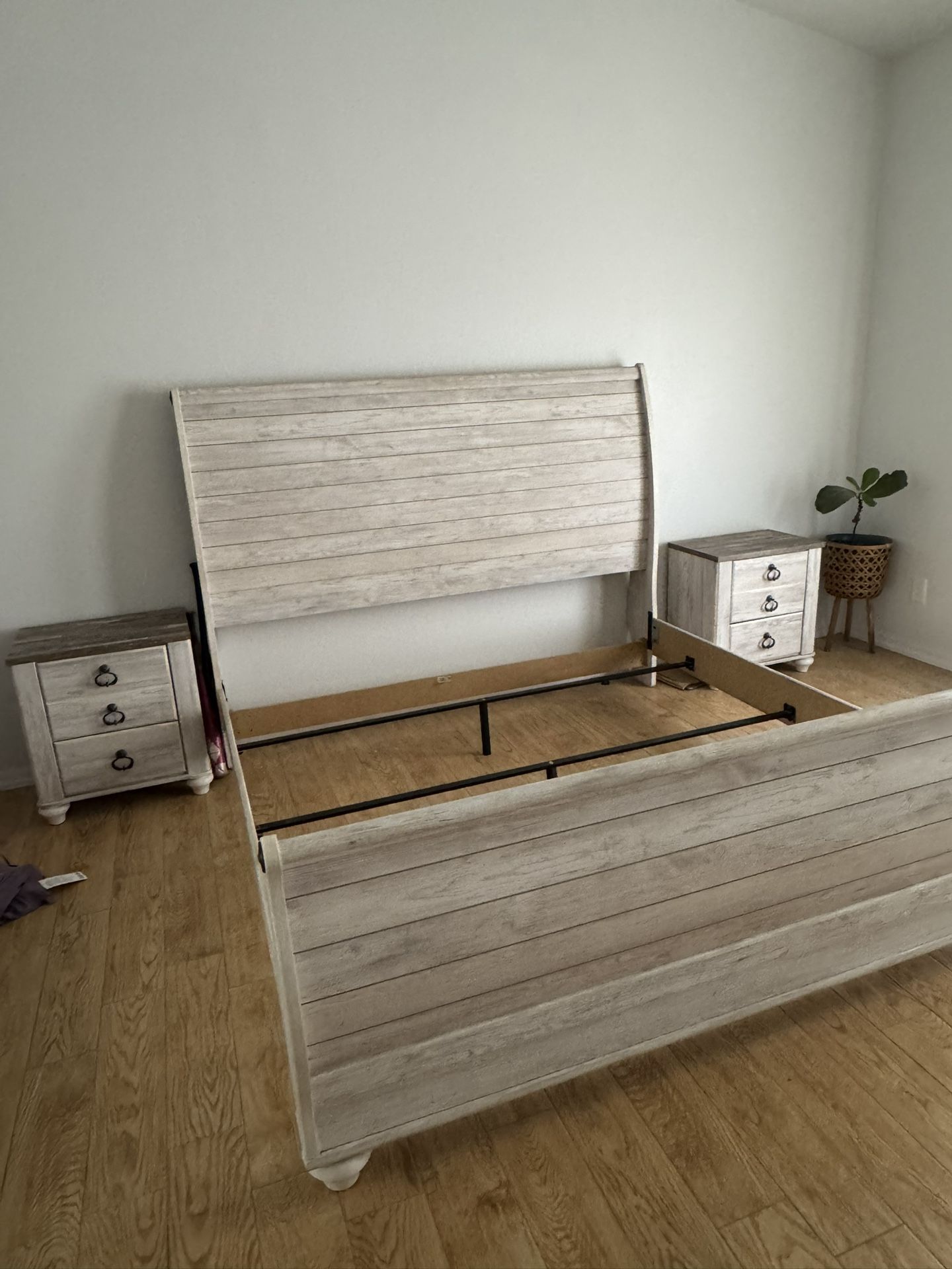 πΏ Modern Farmhouse King Bedroom Set β Ashley Home Furniture πΏ
