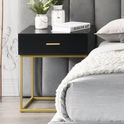 Arlo - Black Nightstand 