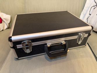 VOYAGER 18 in. x 6 in. x 13 in. Black Aluminum Case