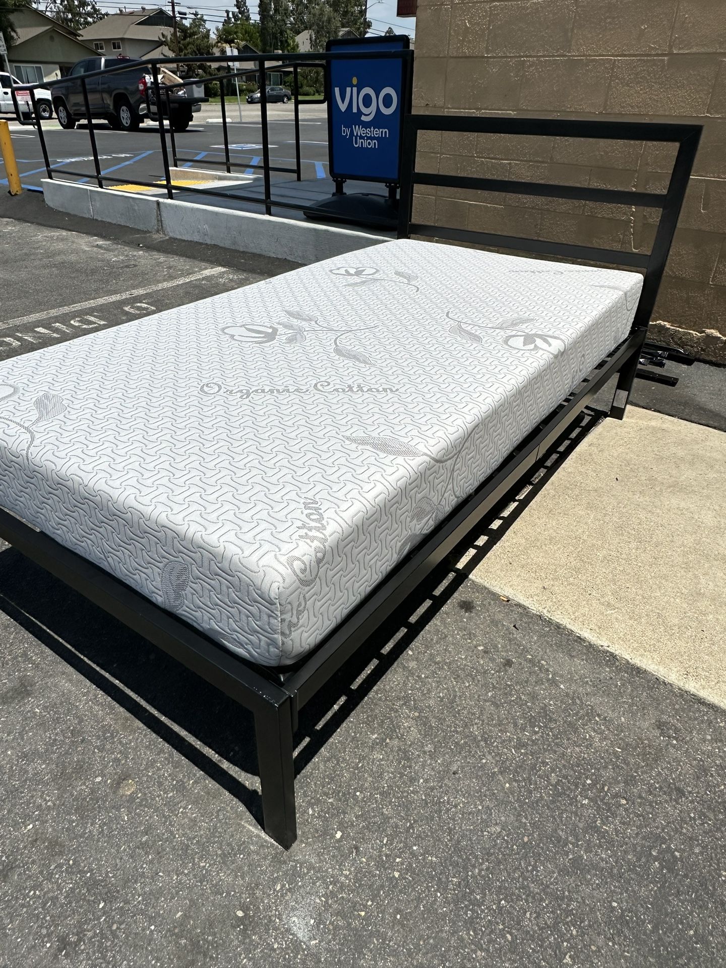 Twin Bed / Cama Twin