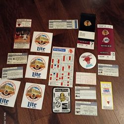 Vintage Chicago Bulls and Black Hawks Memorabilia 