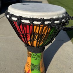 Toca djembe freestyle roped