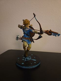Zelda Breath of the Wild Link Statue