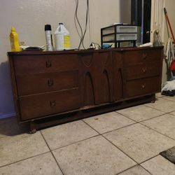 Broyhill Brasilla Vintage Mid century 9 Dresser 