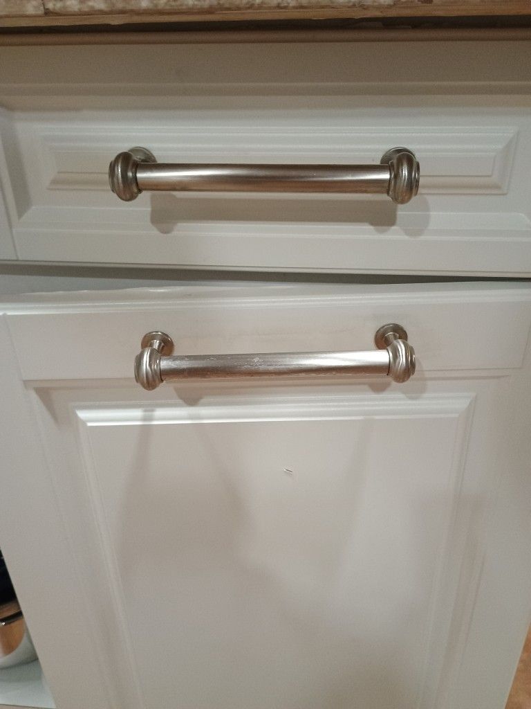 Handles And Slow Close Hinges