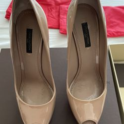 Louis Vuitton. Red bottoms for Sale in Miami, FL - OfferUp