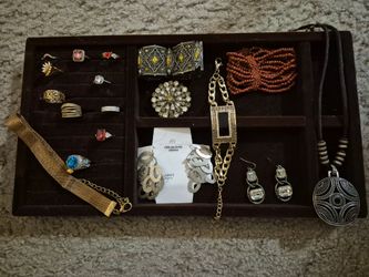 ALL JEWELRY SEEN HERE IS SOLD AS A BUNDLE DEAL! ALL FOR $20!!!