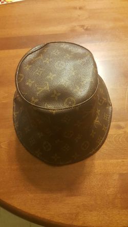 LOUIS VUITTON BUCKET HAT