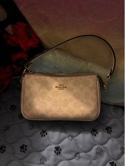 Nolita 19 In Signature Canvas Coach Bag (Color Gold/Sand/Chalk)