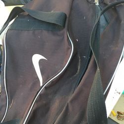 2 Bats & Nike Bat Bag 
