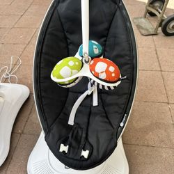 4moms mamaRoo 