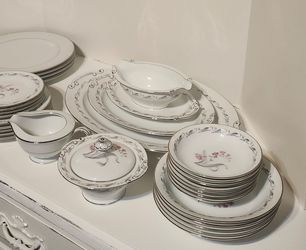 Elaine By Japan China, Service For Four Plus Serving Pieces, 38 Pieces