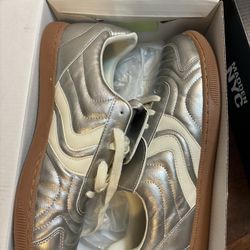 Women’s Madden NYC SZ 10 New In Box 