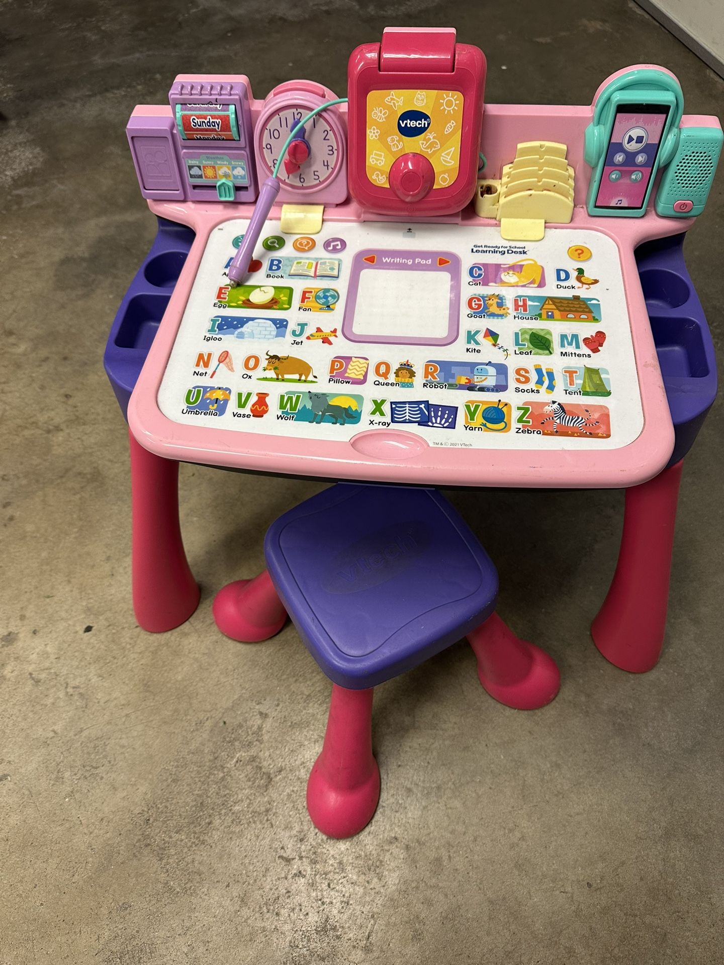 VTech Touch and Learn Activity Desk.
