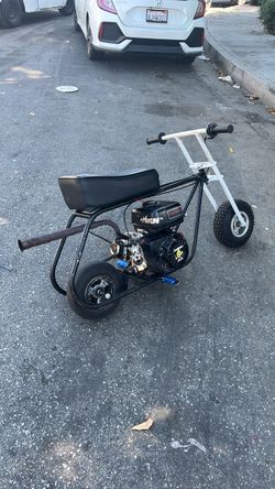 Selling 212 predator mini bike (PRICE NEGOTIABLE)