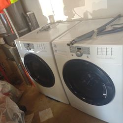 Kenmore Washer And Dryer Set Like New 