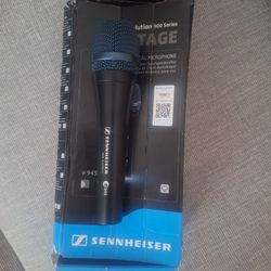 Microphone (Zennheiser) E945