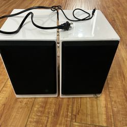 Audioengine HD6 – Powered Bluetooth Speakers – White – Excellent Condition