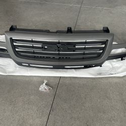 ** New 2003-2006 GMC Sierra 2500HD & 3500HD GRILL**