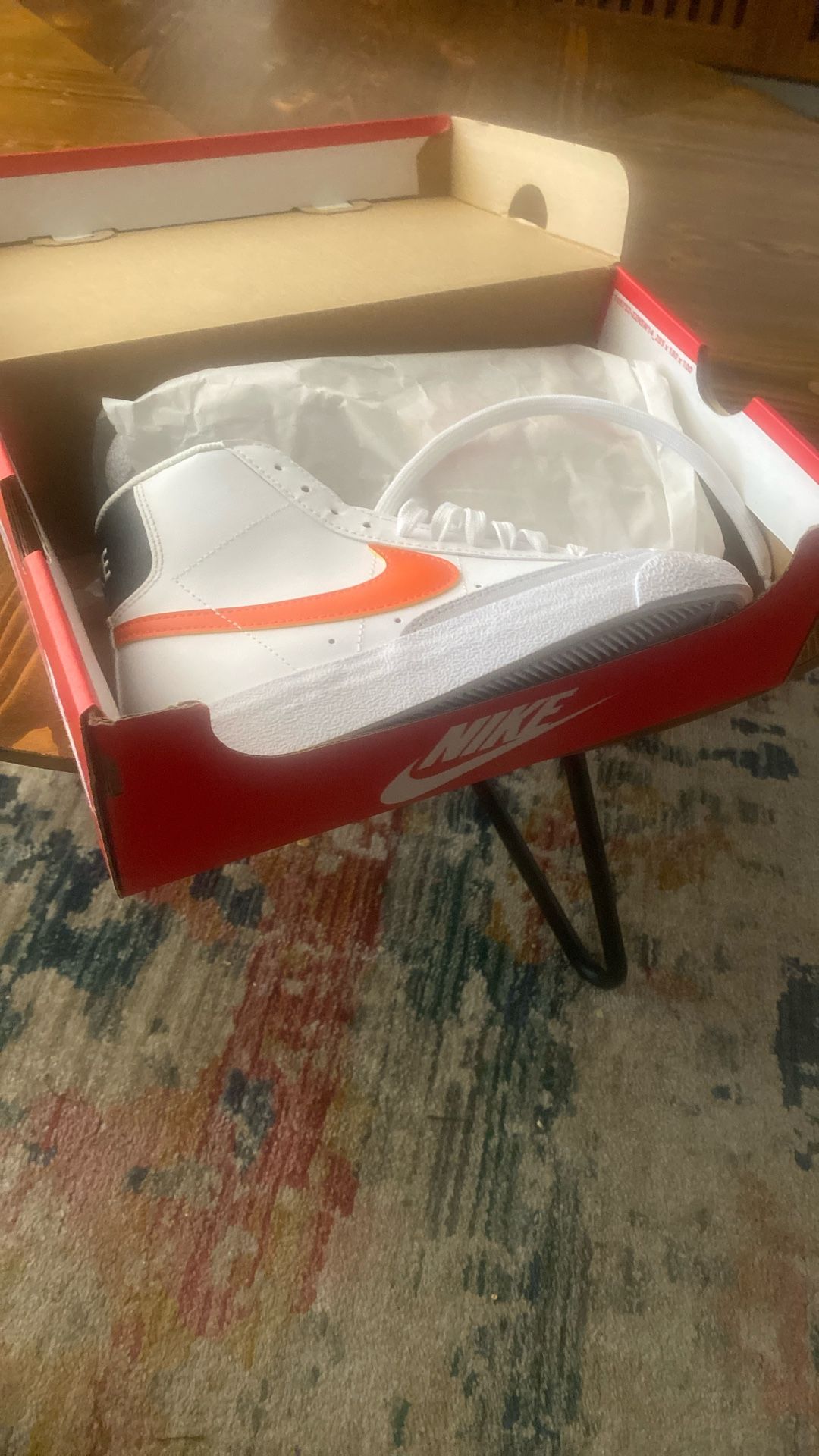 Nikes Blazers