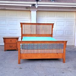 recamara 100% madera solida tamaño queen 