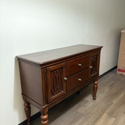 Entry/buffet Table 