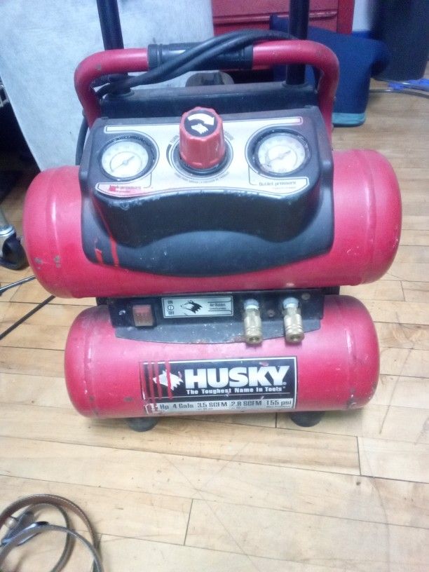 Husky Dual Tank Compresor