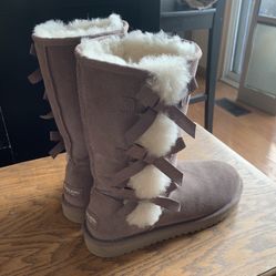 Koolaburra by UGG Women’s Calf-high Suede Boots Size 9