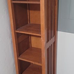  Free Shelve With Drawers