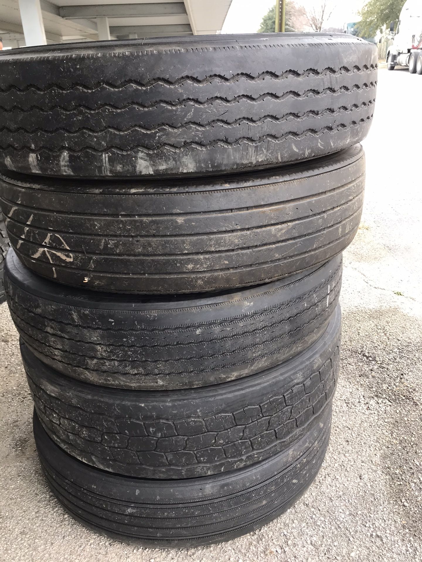 Semi Truck Used Tires 11r22.5, 24.5 And Low Pro