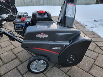 Briggs & Stratton 1222EE 22" Single-Stage Snow Blower