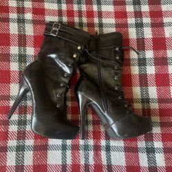 Black Heel Boots 