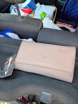 Brand New Vanessa Williams Leather Purse Still Has Tag On It Only $25!!!