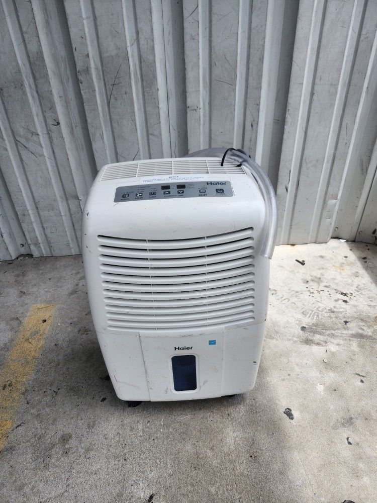Haier 50 Pint Capacity, Electronic Control Dehumidifier Model HEH50ET-T