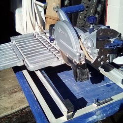 KOBALT TILE CUTTING WET SAW