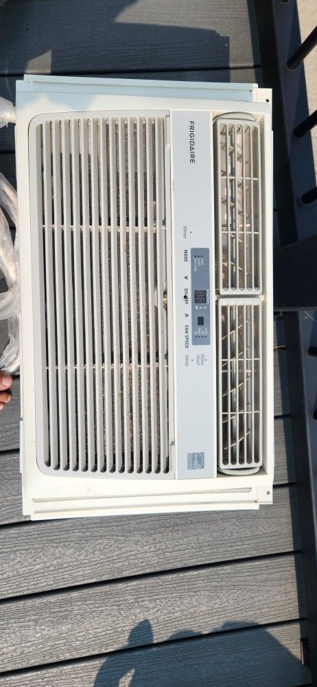 Frigidaire AC 8,000