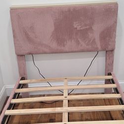 Twin Size Bed HEADBOARD HAVE LIGHTS DIFFERENT COLORS NO MATTRESS 