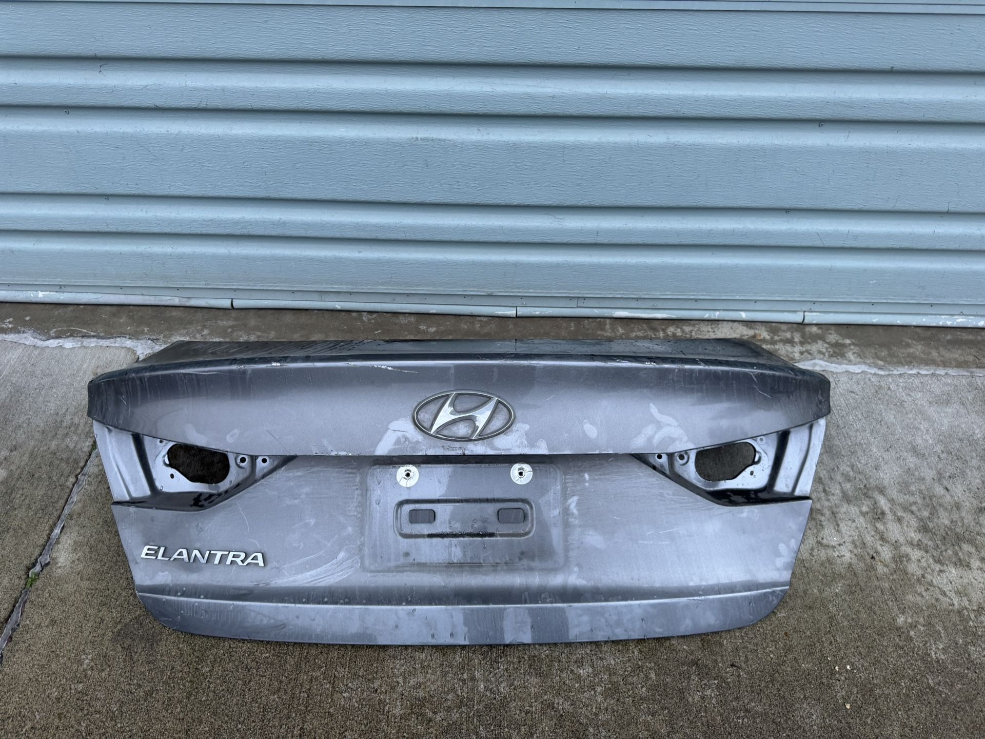 2017 2018 Hyundai Elantra Trunk Lid Sedan 