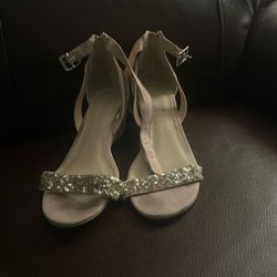 Me Too zip up pinkish tan size 8 1/2