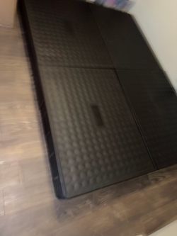 Bed size full with frame and pump